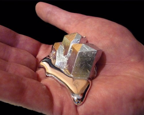Pure Gallium - Gallium is a metal which almost instantly melts in your hand! It feels like mercury but is non-toxic.The perfect gift for physics students, science lovers