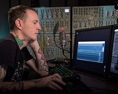 Deadmau5 Teaches Electronic Music Production - Online video lessons from the ground-breaking electronic music producer